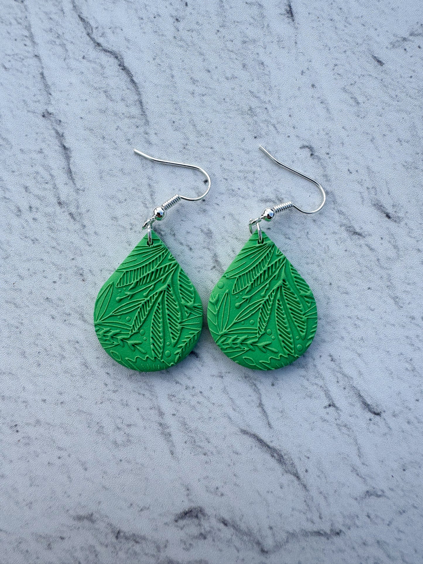 Textures Mini Teardrop Hooks