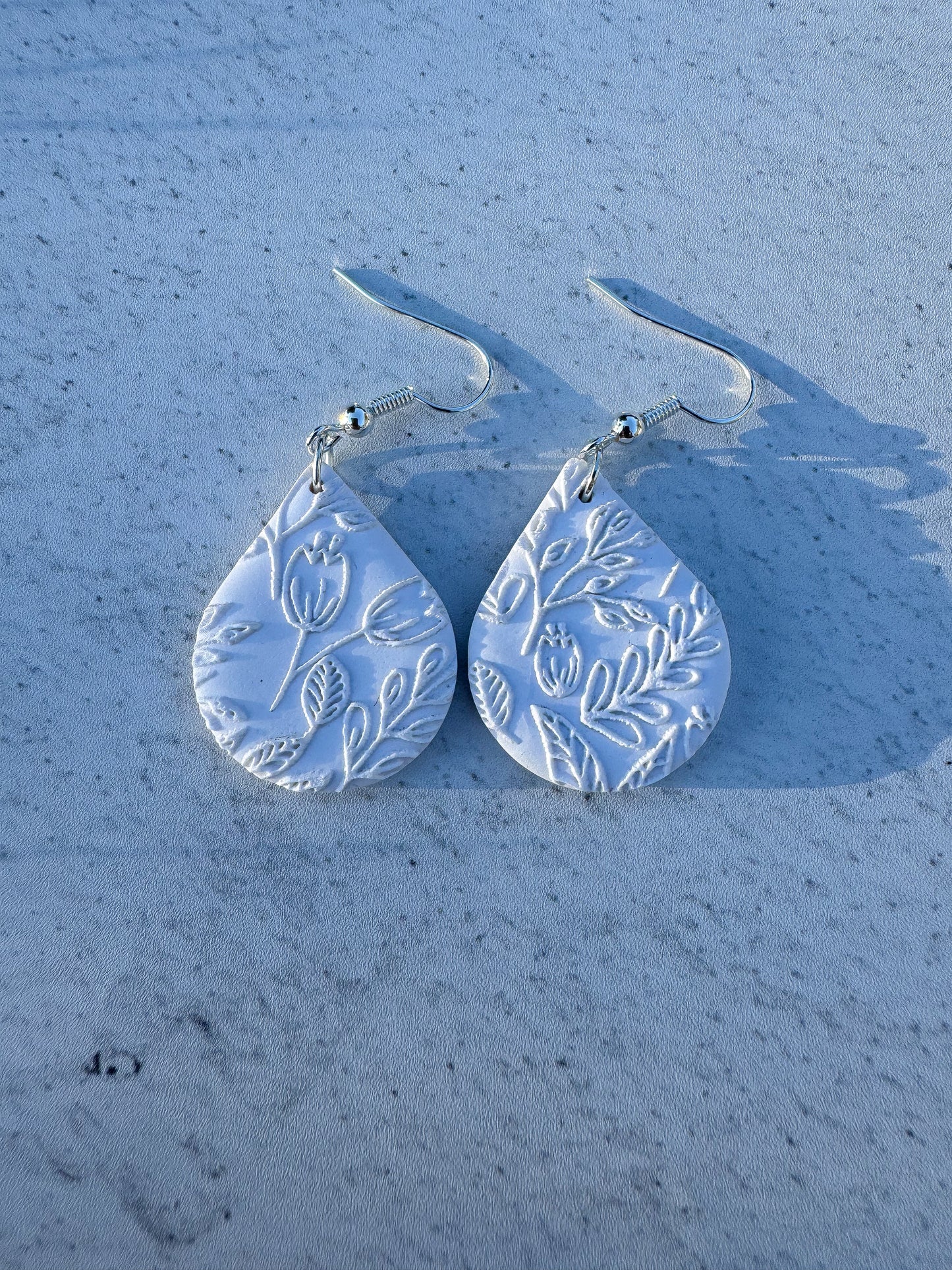 Textures Mini Teardrop Hooks