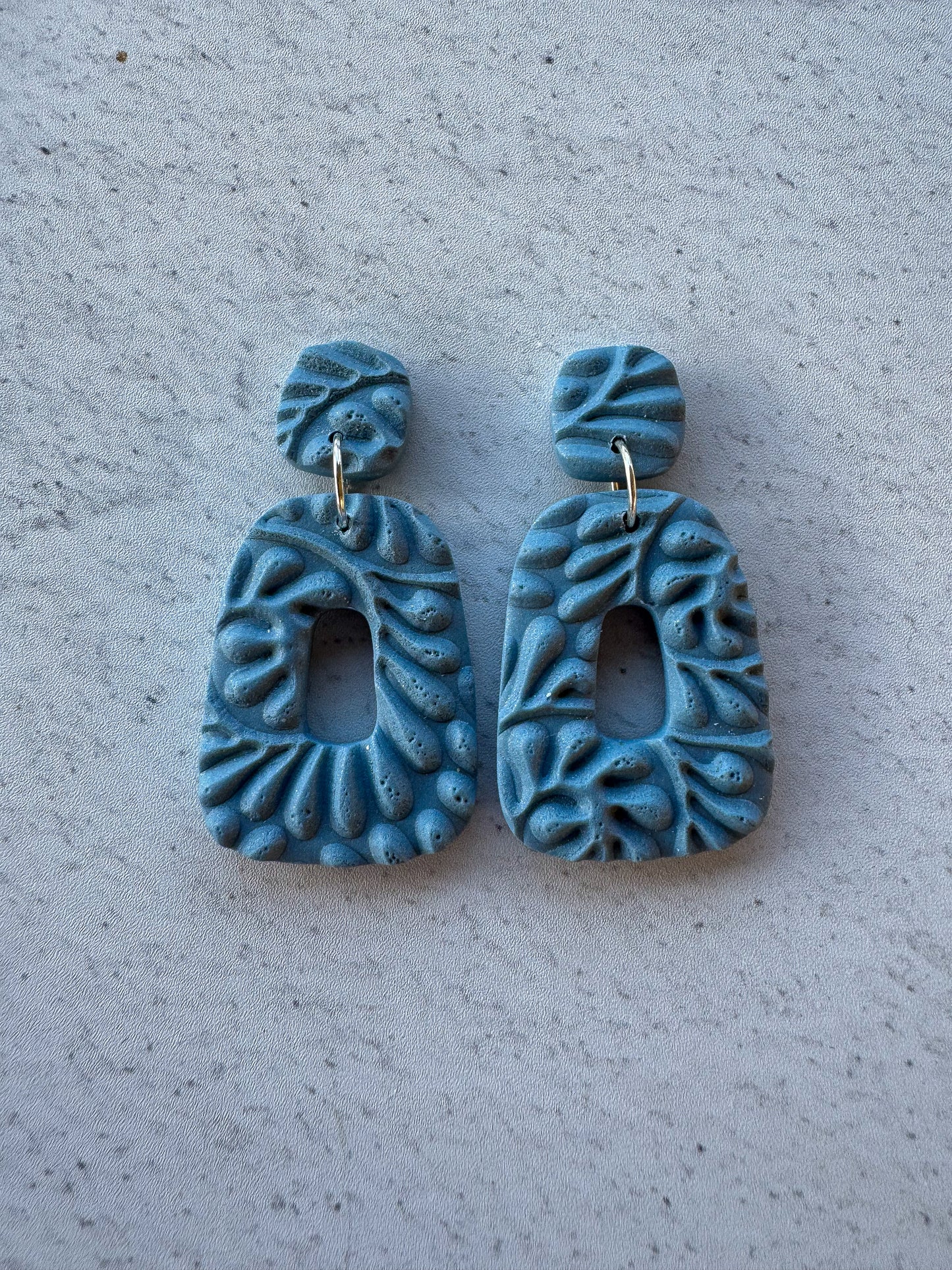 Textures Hollow Dangles