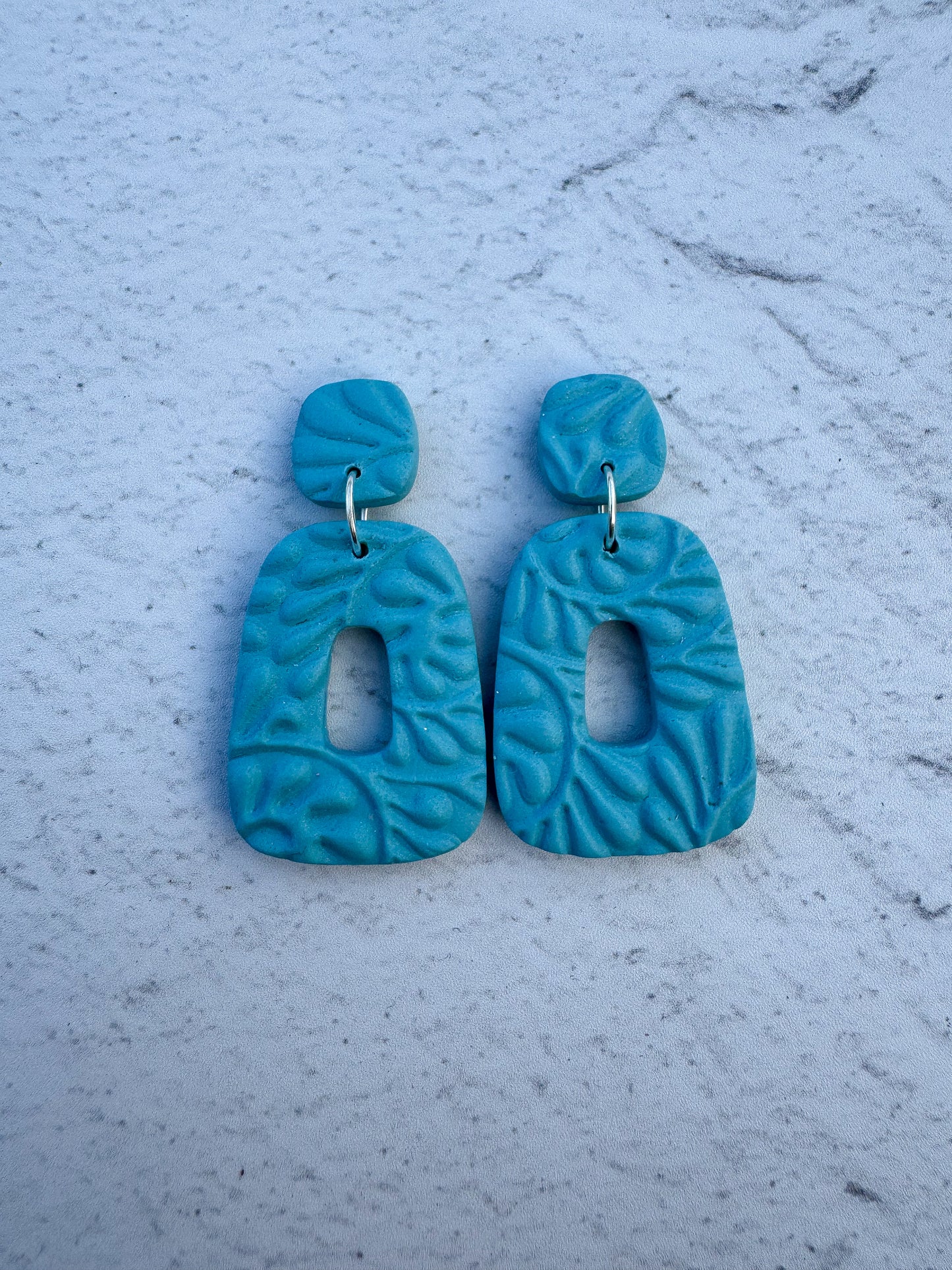 Textures Hollow Dangles