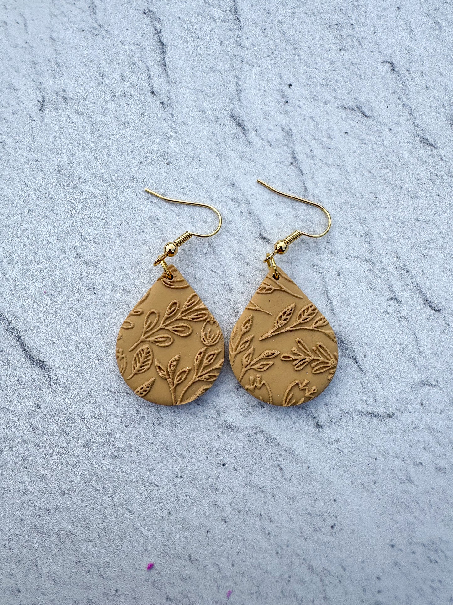 Textures Mini Teardrop Hooks