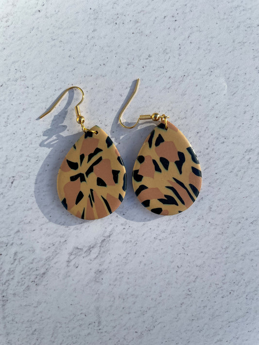 Leopard Love Teardrop Hooks